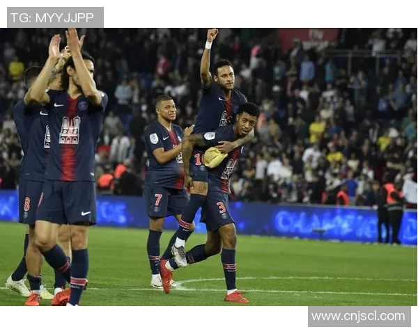 意甲激战巴黎圣日耳曼大胜曼联三球绝杀点燃全场激情