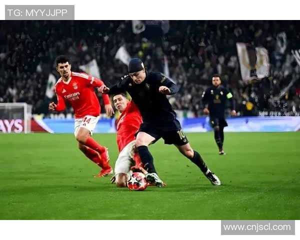 国王杯激战利物浦与本菲卡平局红牌事件引发全场热议与战术分析