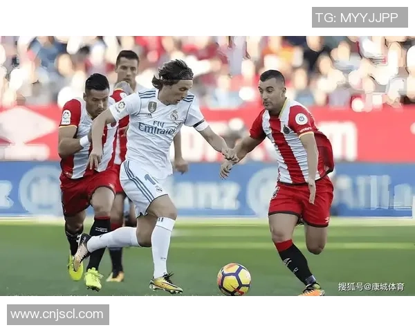 欧联杯焦点战皇马与巴萨激战成平局全场精彩瞬间回顾