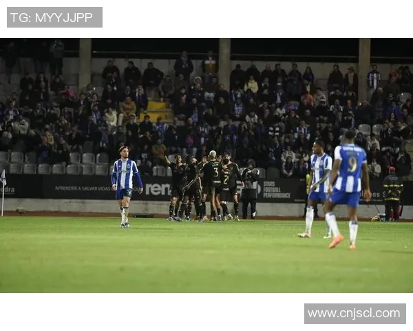 波尔图逆袭巴黎圣日耳曼3-0胜利补时进球震撼全场历史冷门再现