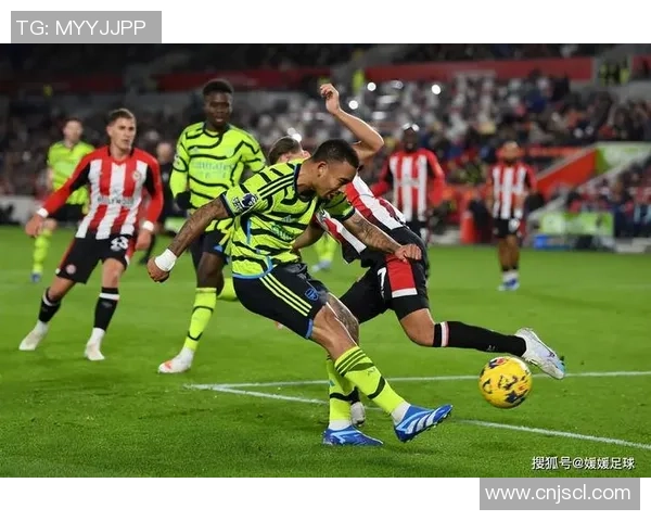 欧联杯激战阿森纳与本菲卡握手言和精彩瞬间引发全场热烈反响